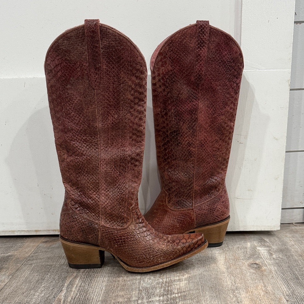 Junk Gypsy by Lane Pink & Brown Python Snakeskin Cowboy Boots Snip Toe Zipper